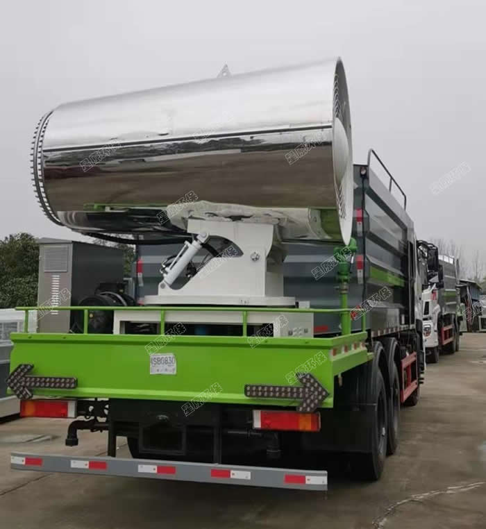 雾炮车